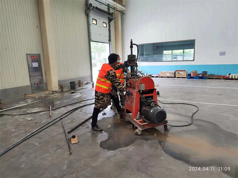 金山厂房地面下沉塌陷注浆加固施工